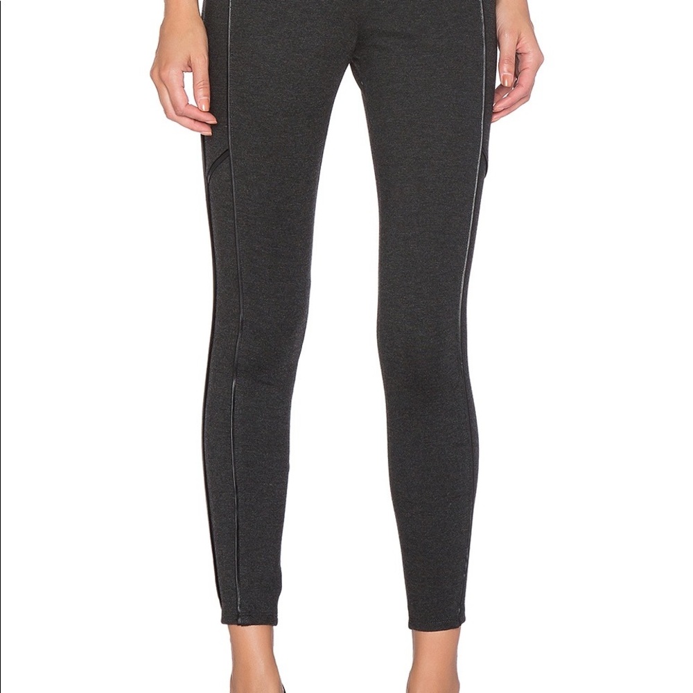 NWT XS Mural Mixed Media Legging in Charcoal